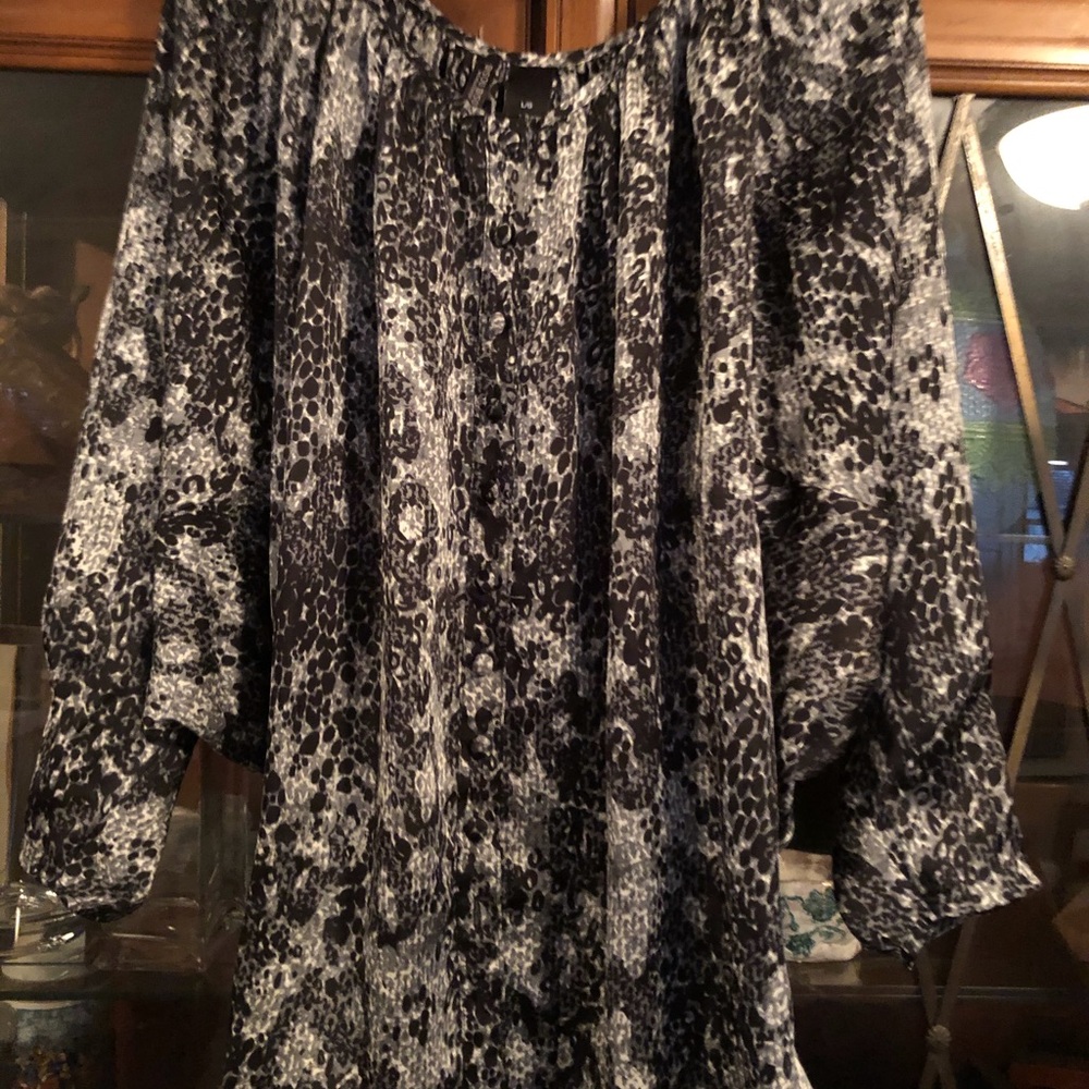 Bisou Bisou black, grey and white blouse